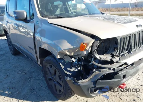 2017 Jeep Renegade Deserthawk 4X4 z USA, uszkodzony, nr VIN ZACCJBCB7HPF20933